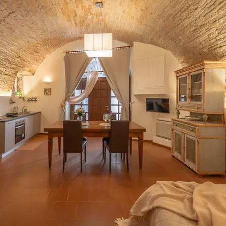 Dimora La Sapienza - Historical - Italywego Apartmán