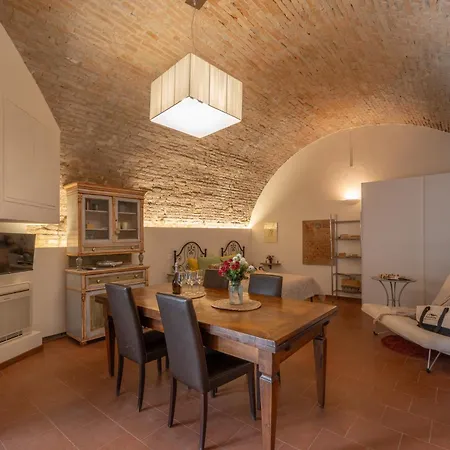 Dimora La Sapienza - Historical - Italywego Apartmán *